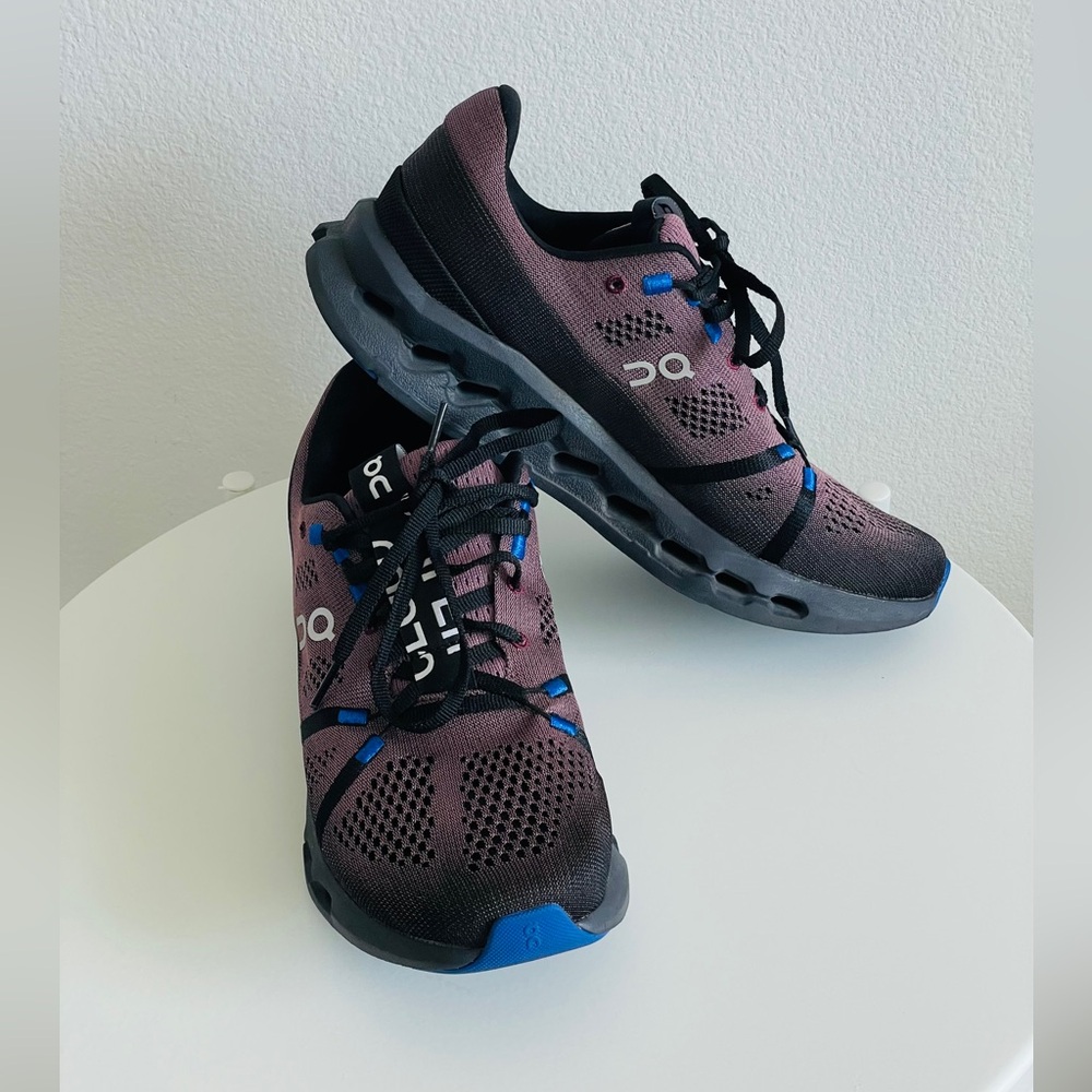 On Cloudsurfer Running Black and Blue Athletic Shoes with CloudTec size 8.5 - Picture 7 of 16